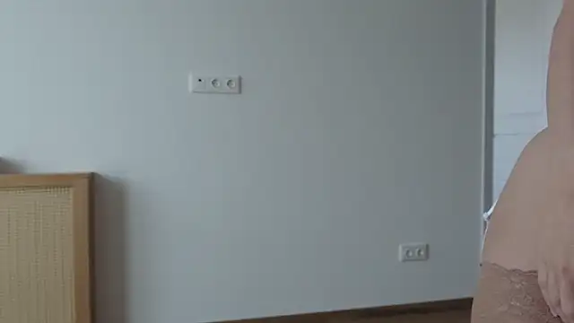 hee jeen online show from 09-10-25, 01:55