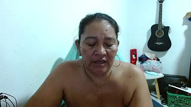 Snapshot of katia_mature chatting on 04-30-26, 03:35 katia mature online show from 04-30-26, 03:35