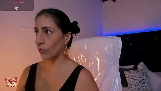 Snapshot of lauren_fit chatting on 02-02-25, 01:52 lauren fit online show from 02-02-25, 01:52