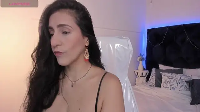 Snapshot of lauren_fit chatting on 02-27-25, 03:05 lauren fit online show from 02-27-25, 03:05