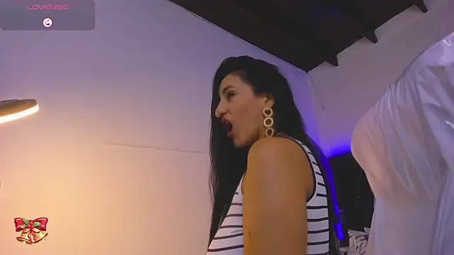 Snapshot of lauren_fit chatting on 03-21-25, 05:45 lauren fit online show from 03-21-25, 05:45