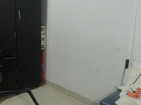 Snapshot of kylian_07 chatting on 11-28-25, 02:14 kylian 07 online show from 11-28-25, 02:14