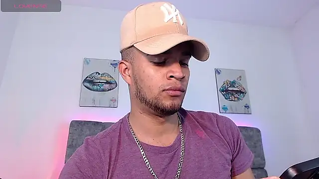 Snapshot of Bigcock_21cm_ chatting on 12-05-24, 08:11 Bigcock 21cm online show from 12-05-24, 08:11