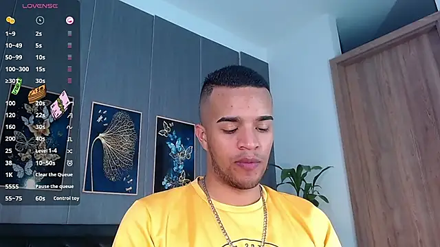 Snapshot of Bigcock_21cm_ chatting on 03-19-25, 07:49 Bigcock 21cm online show from 03-19-25, 07:49