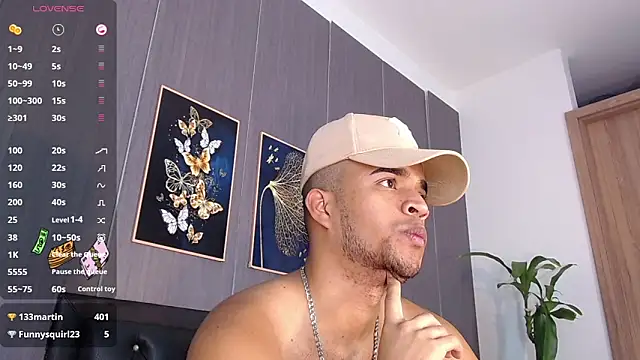 Snapshot of Bigcock_21cm_ chatting on 03-20-25, 11:12 Bigcock 21cm online show from 03-20-25, 11:12