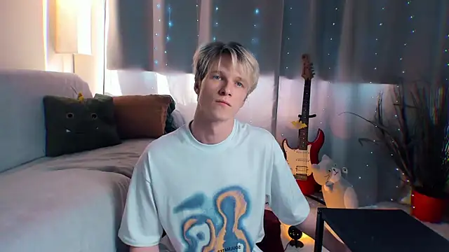 Breston Sweet online show from 04-17-26, 01:58