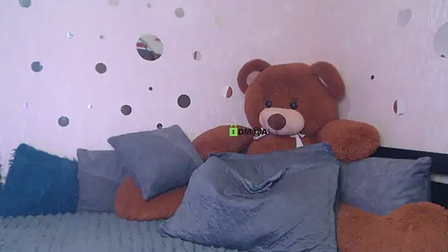 Snapshot of GENTLY--EVIL chatting on 02-09-25, 12:17 GENTLY--EVIL online show from 02-09-25, 12:17