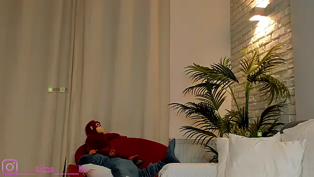 Snapshot of Miss--boo chatting on 03-14-25, 11:22 Miss--boo online show from 03-14-25, 11:22