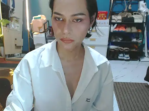 BonaBarrameda online show from 06-28-26, 07:14