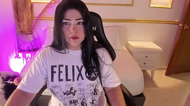 Snapshot of lucy26_ chatting on 01-30-25, 02:27 lucy26 online show from 01-30-25, 02:27