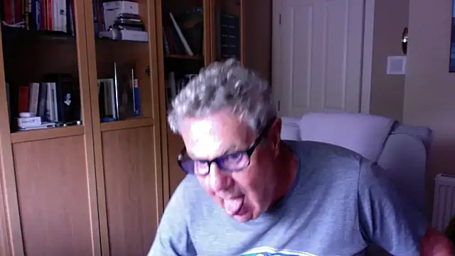 Snapshot of Oldpistolpete chatting on 06-02-26, 09:11 Oldpistolpete online show from 06-02-26, 09:11