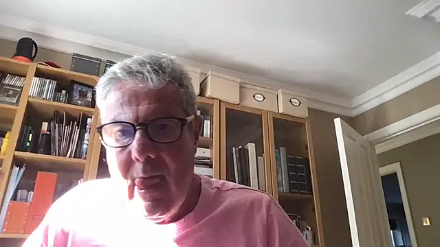 Snapshot of Oldpistolpete chatting on 07-15-26, 05:07 Oldpistolpete online show from 07-15-26, 05:07