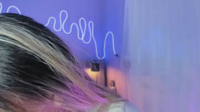 Sofly s online show from 11-23-25, 03:28