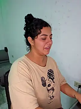 Snapshot of Mary_pinkish chatting on 12-31-24, 03:01 Mary pinkish online show from 12-31-24, 03:01