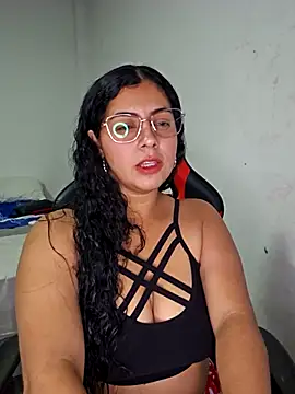 Snapshot of Mary_pinkish chatting on 01-12-26, 02:50 Mary pinkish online show from 01-12-26, 02:50