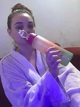 Emmacut online show from 03-21-25, 03:01