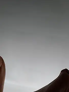 Snapshot of Kissmyfeetnow chatting on 02-21-25, 05:31 Kissmyfeetnow online show from 02-21-25, 05:31