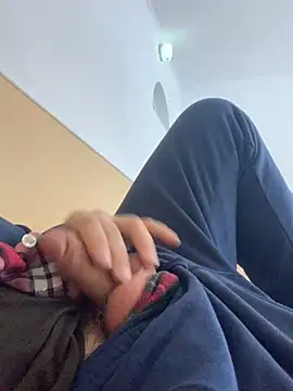 Snapshot of GHsveter chatting on 12-15-24, 10:07 GHsveter online show from 12-15-24, 10:07