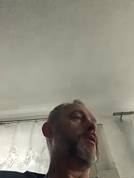 Snapshot of GHsveter chatting on 10-28-25, 12:30 GHsveter online show from 10-28-25, 12:30