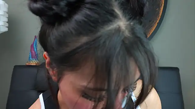 miss sharlotte18 online show from 10-23-25, 06:06