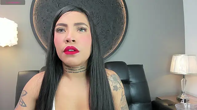 Snapshot of miss_vaiolette chatting on 02-07-25, 11:01 miss vaiolette online show from 02-07-25, 11:01