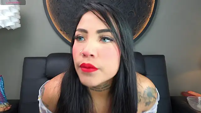 Snapshot of miss_vaiolette chatting on 11-06-25, 11:11 miss vaiolette online show from 11-06-25, 11:11