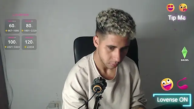 Snapshot of Daiki_Jack chatting on 12-21-24, 01:21 Daiki Jack online show from 12-21-24, 01:21