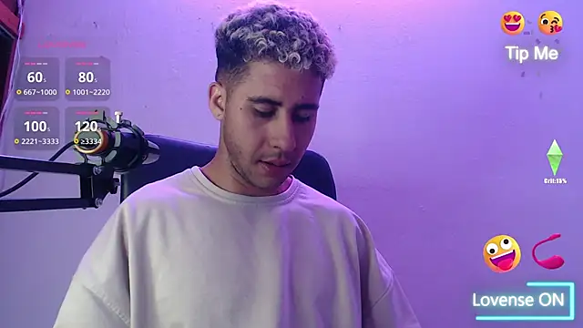 Snapshot of Daiki_Jack chatting on 12-21-24, 05:51 Daiki Jack online show from 12-21-24, 05:51