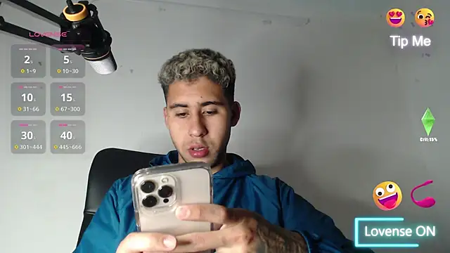 Snapshot of Daiki_Jack chatting on 12-21-24, 11:45 Daiki Jack online show from 12-21-24, 11:45