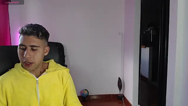 Snapshot of Daiki_Jack chatting on 01-09-25, 09:58 Daiki Jack online show from 01-09-25, 09:58