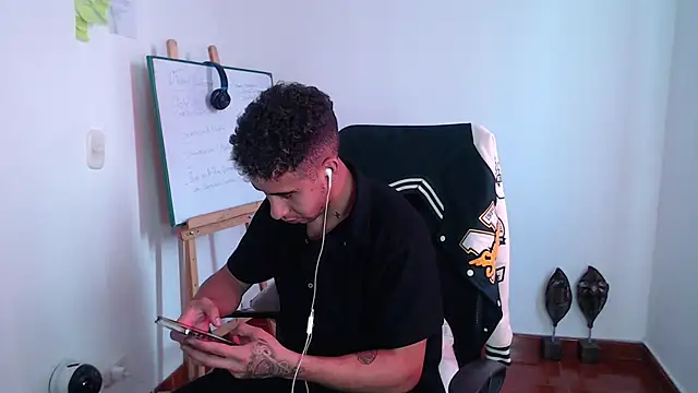 Snapshot of Daiki_Jack chatting on 01-16-25, 09:19 Daiki Jack online show from 01-16-25, 09:19