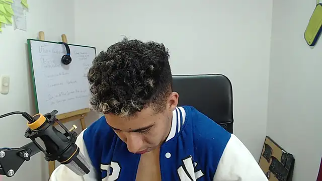 Snapshot of Daiki_Jack chatting on 01-18-25, 11:44 Daiki Jack online show from 01-18-25, 11:44