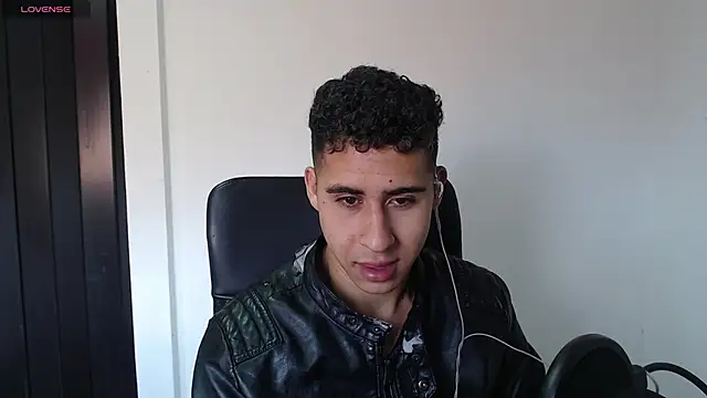 Snapshot of Daiki_Jack chatting on 02-15-25, 04:45 Daiki Jack online show from 02-15-25, 04:45