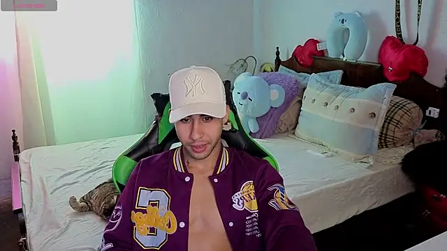 Snapshot of Daiki_Jack chatting on 10-05-25, 05:33 Daiki Jack online show from 10-05-25, 05:33