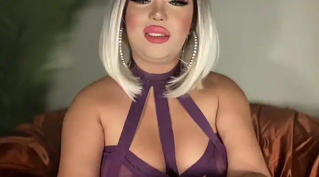 Snapshot of BigDominaMia chatting on 02-01-25, 11:21 BigDominaMia online show from 02-01-25, 11:21