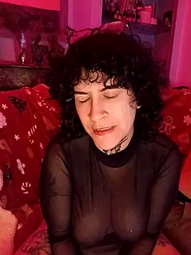 Snapshot of callmelouve chatting on 11-20-25, 11:04 callmelouve online show from 11-20-25, 11:04