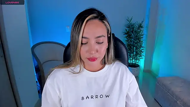 Snapshot of NiaBennet_ chatting on 10-09-25, 01:25 NiaBennet online show from 10-09-25, 01:25