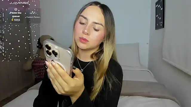 sophi mooreno online show from 03-29-26, 01:05