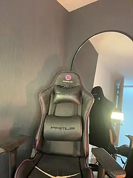 Lucas eevans online show from 02-03-26, 03:39