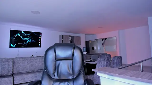 Snapshot of Frank_Farrell chatting on 02-06-25, 07:40 Frank Farrell online show from 02-06-25, 07:40