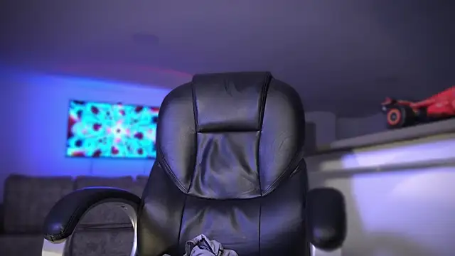 Snapshot of Frank_Farrell chatting on 10-10-25, 08:24 Frank Farrell online show from 10-10-25, 08:24