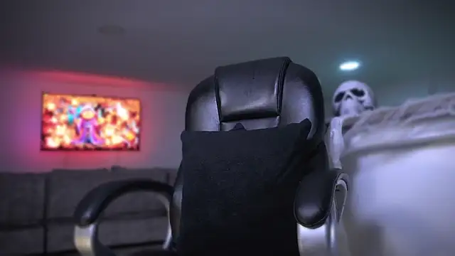 Snapshot of Frank_Farrell chatting on 10-30-25, 11:16 Frank Farrell online show from 10-30-25, 11:16