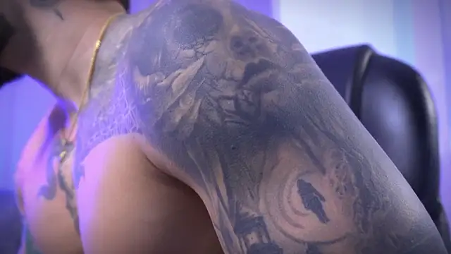 Snapshot of Frank_Farrell chatting on 11-07-25, 06:30 Frank Farrell online show from 11-07-25, 06:30