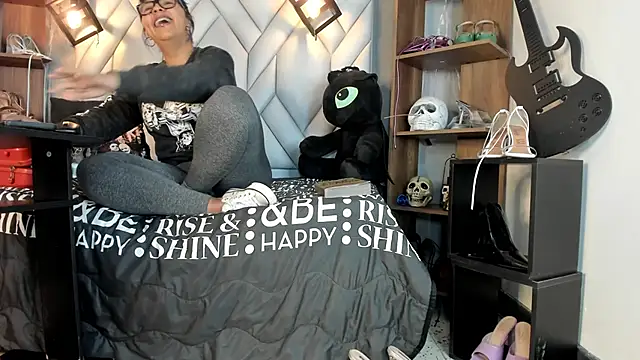 Snapshot of MirandaHaguen chatting on 01-26-25, 01:15 MirandaHaguen online show from 01-26-25, 01:15