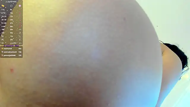 Snapshot of Silvanna-Moree chatting on 01-20-25, 10:26 Silvanna-Moree online show from 01-20-25, 10:26