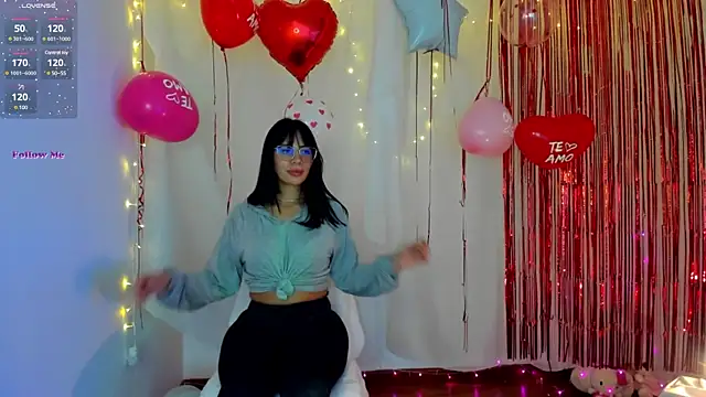 Snapshot of Silvanna-Moree chatting on 02-16-25, 08:55 Silvanna-Moree online show from 02-16-25, 08:55