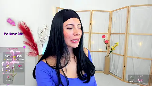 Snapshot of Silvanna-Moree chatting on 09-15-25, 07:58 Silvanna-Moree online show from 09-15-25, 07:58