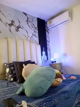 mollieblue69 online show from 12-17-25, 01:17