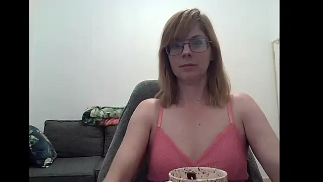 SavannaGirly online show from 10-27-25, 11:14