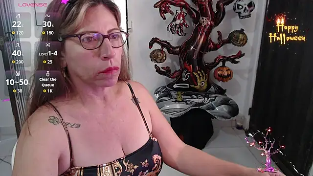 Chayla Ruiz online show from 10-29-25, 03:36